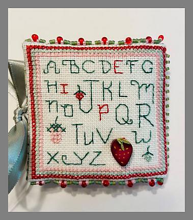 Strawberry Pie Needle Case Kit
